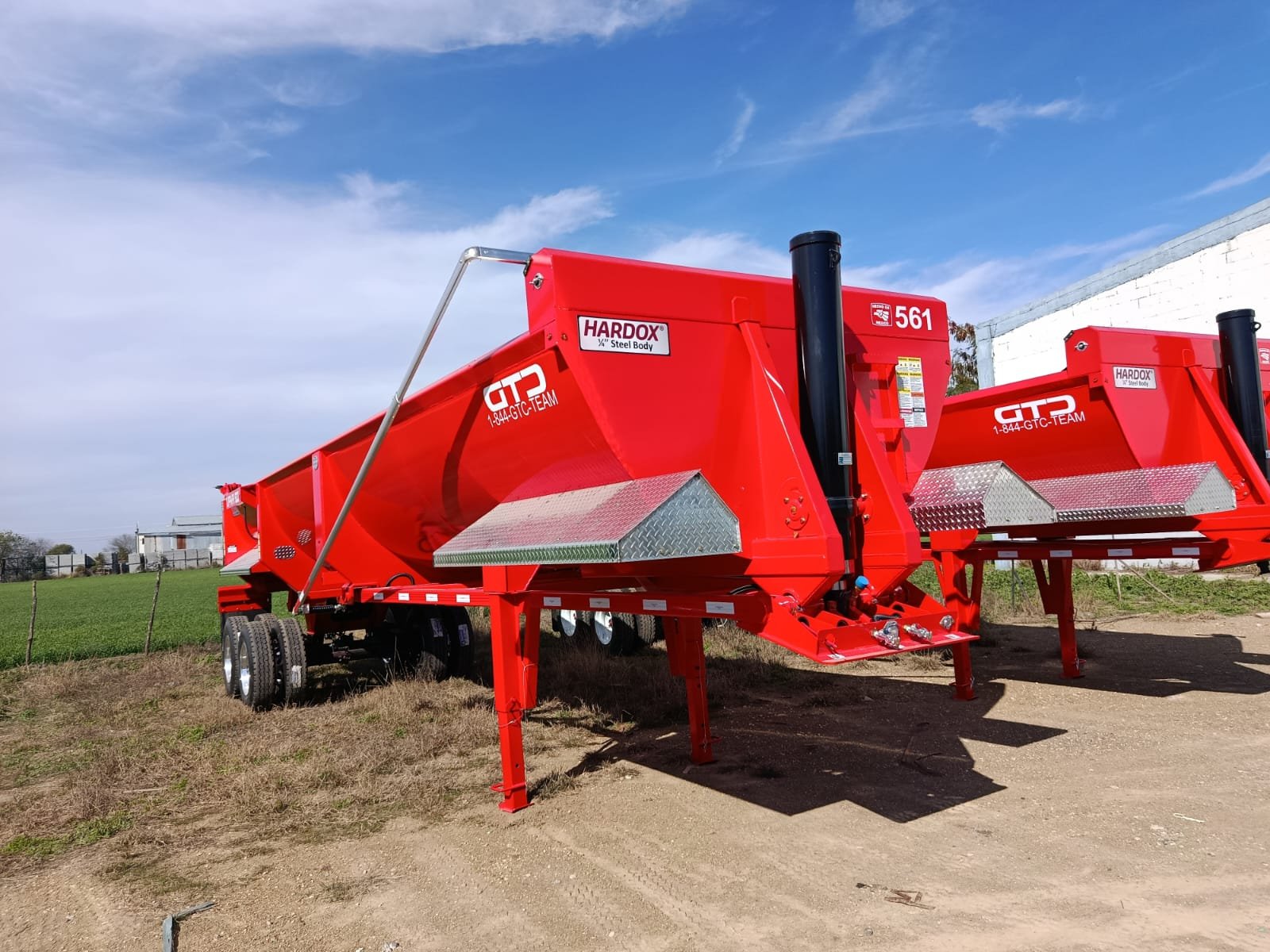 Iron Lite END DUMP — ROJO, UNIDADES 561 Y 649