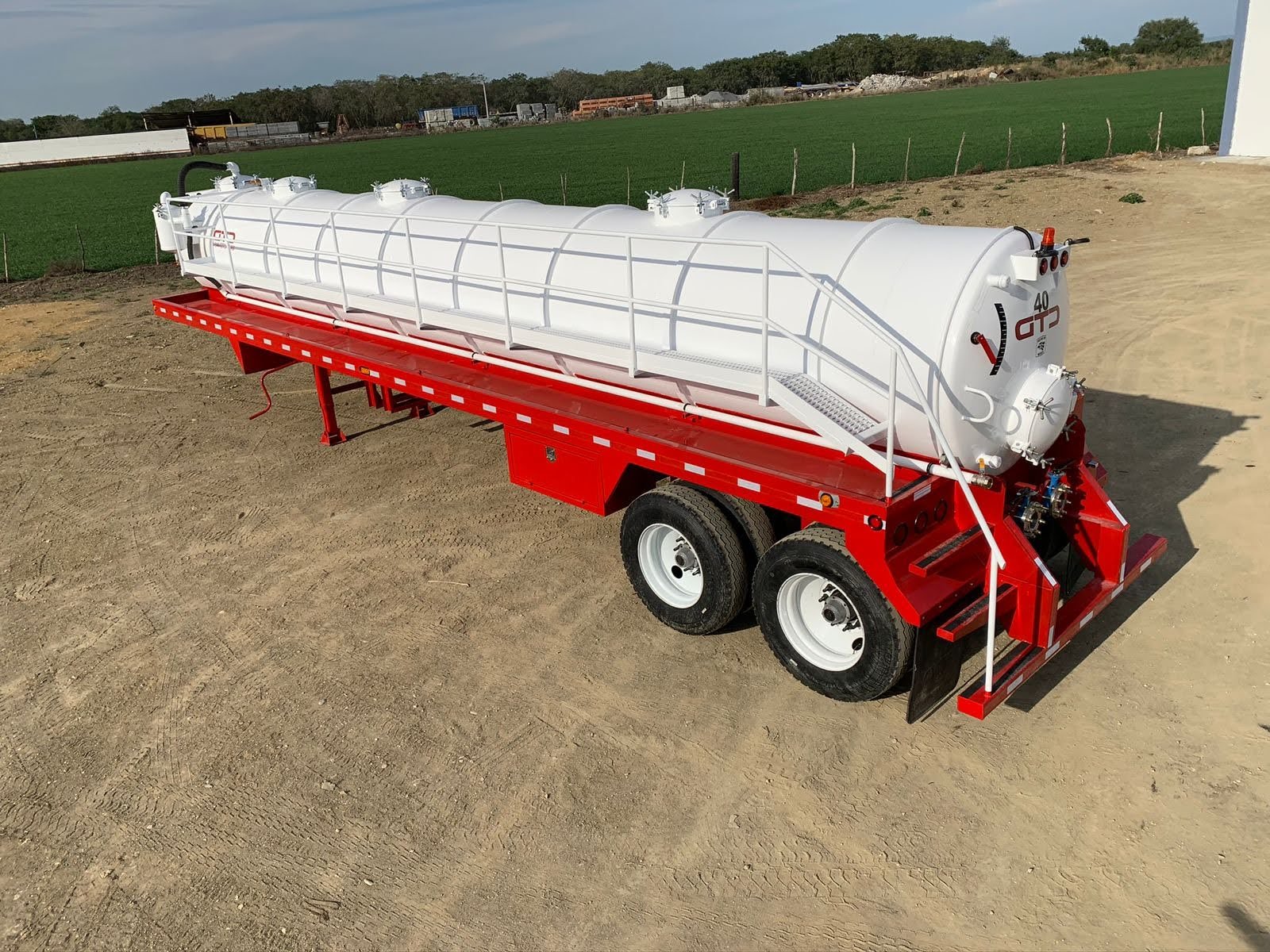 Iron Lite VACUUM TRAILER — UNIDAD 40
