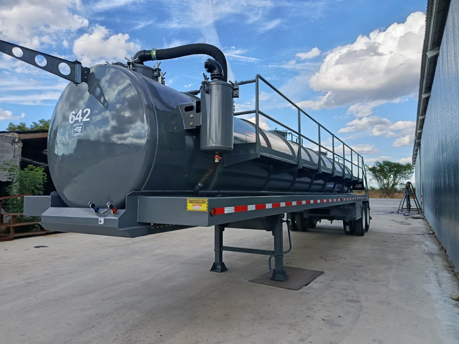 Iron Lite VACUUM TRAILER — UNIDAD 642